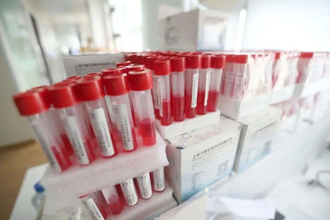 测了那么久的核酸，你知道核酸管里的红色液体是什么吗,图片,核酸检测,指示剂,酚红,胍盐,新冠疫情,第2张